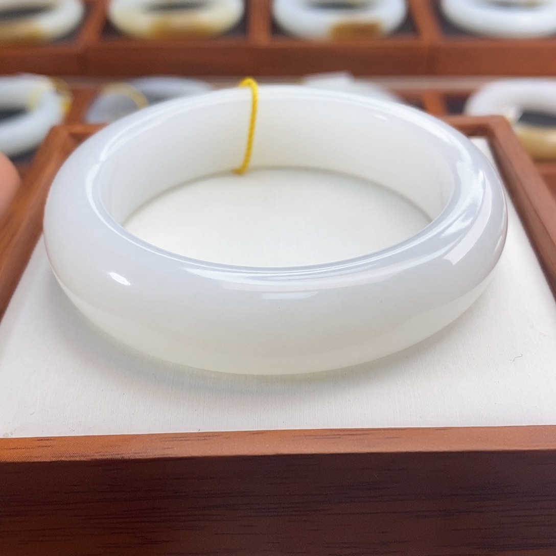 和田玉（白玉）手镯未镶嵌