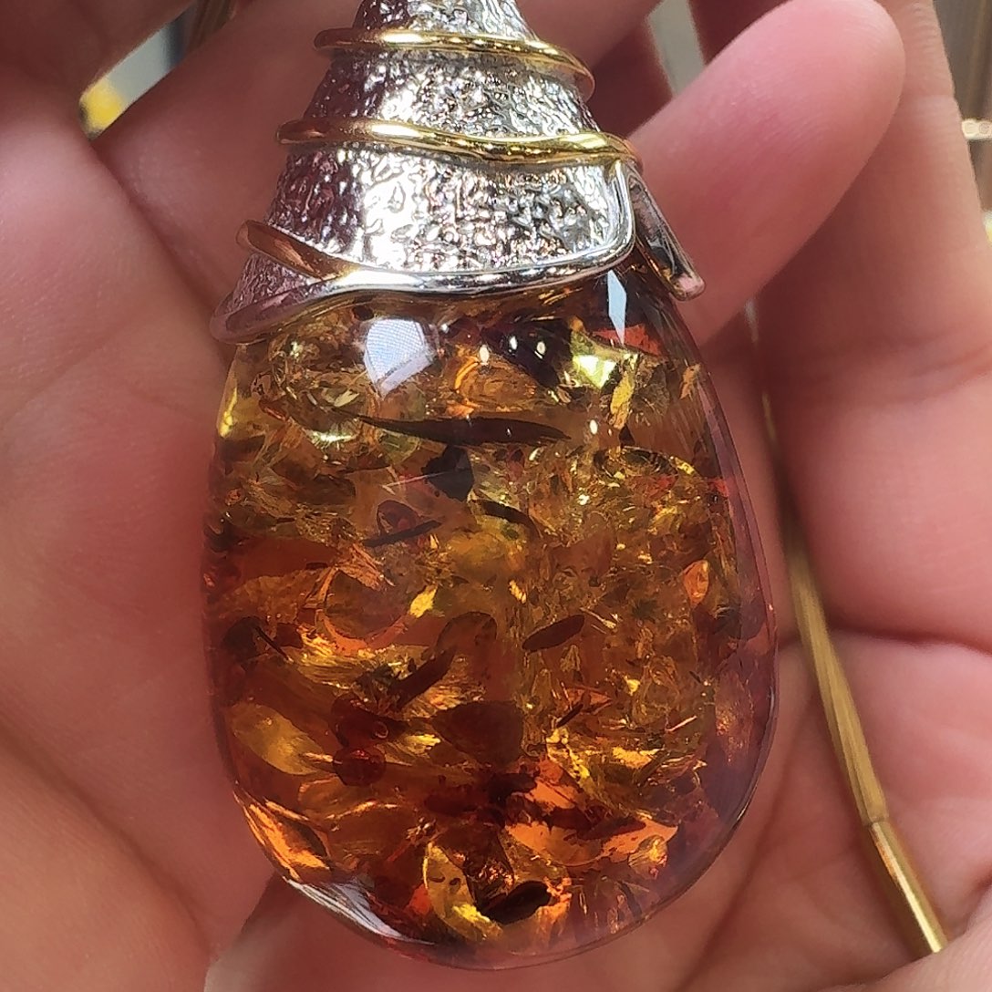 琥珀未镶嵌颈饰吊坠