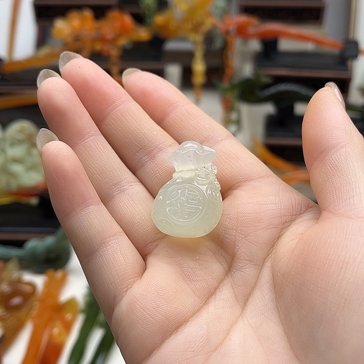 蛇纹石玉岫玉挂坠未镶嵌