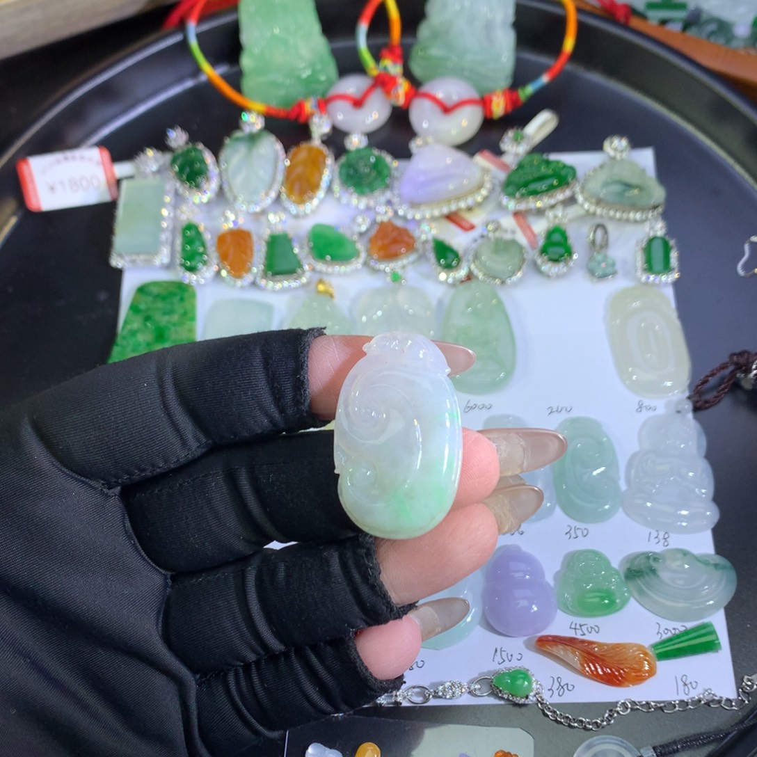 翡翠未镶嵌吊坠(不含链)如意