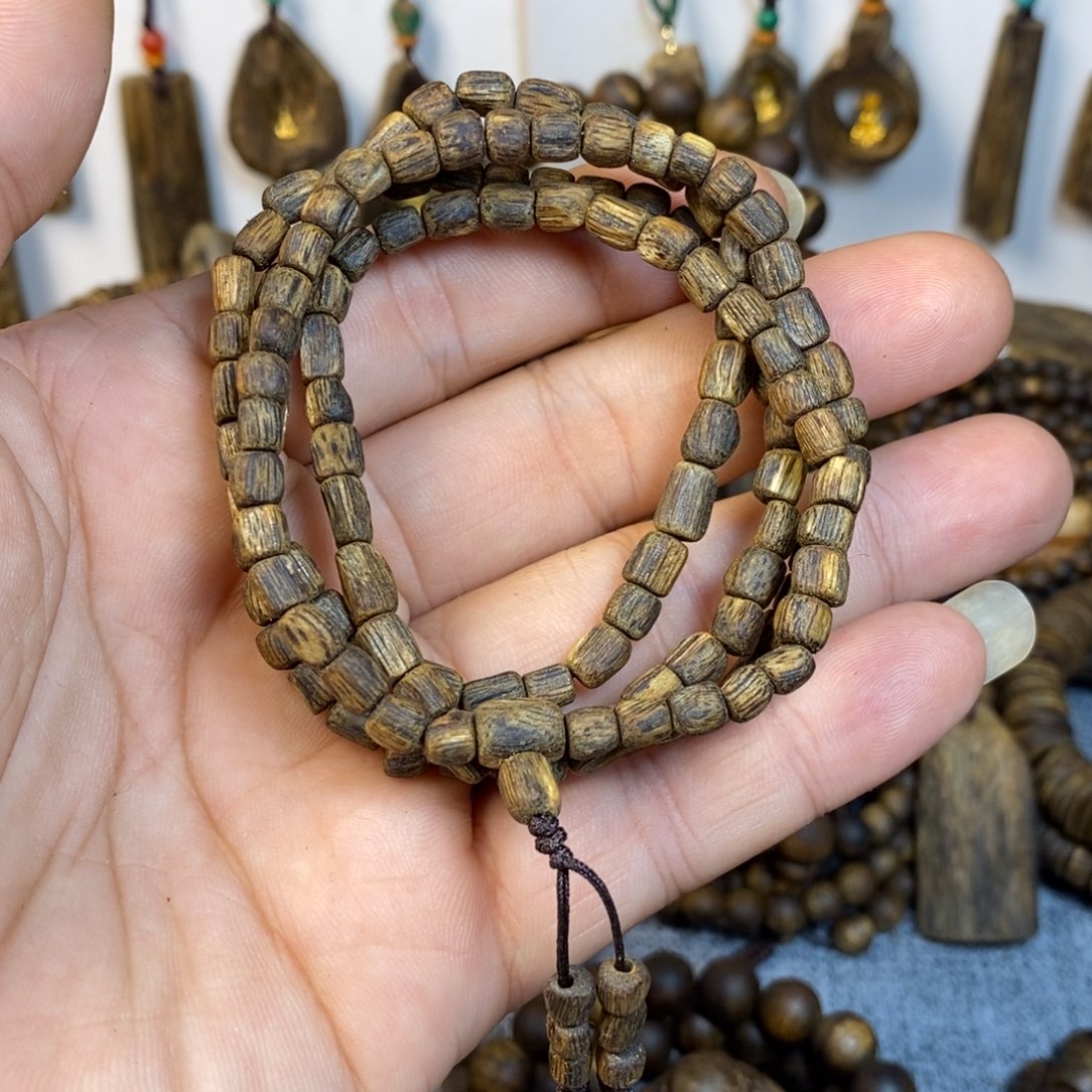 沉香碎屑沉香随形卡0.5