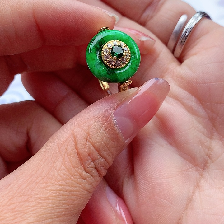 翡翠颈饰银S925镶嵌翡翠