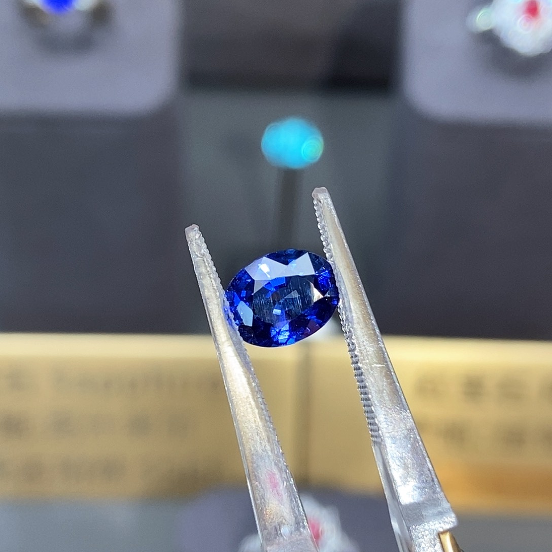 蓝宝石裸石未镶嵌1.7克拉