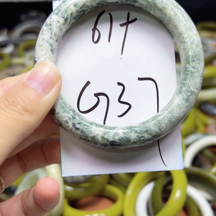 未镶嵌蛇纹石玉手链