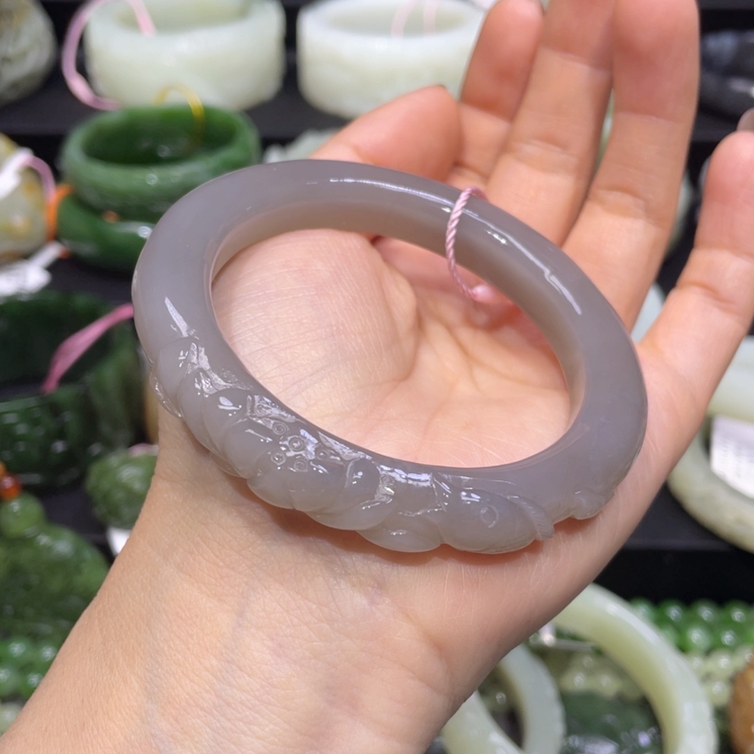 和田玉手镯56圈口 编号72未镶嵌