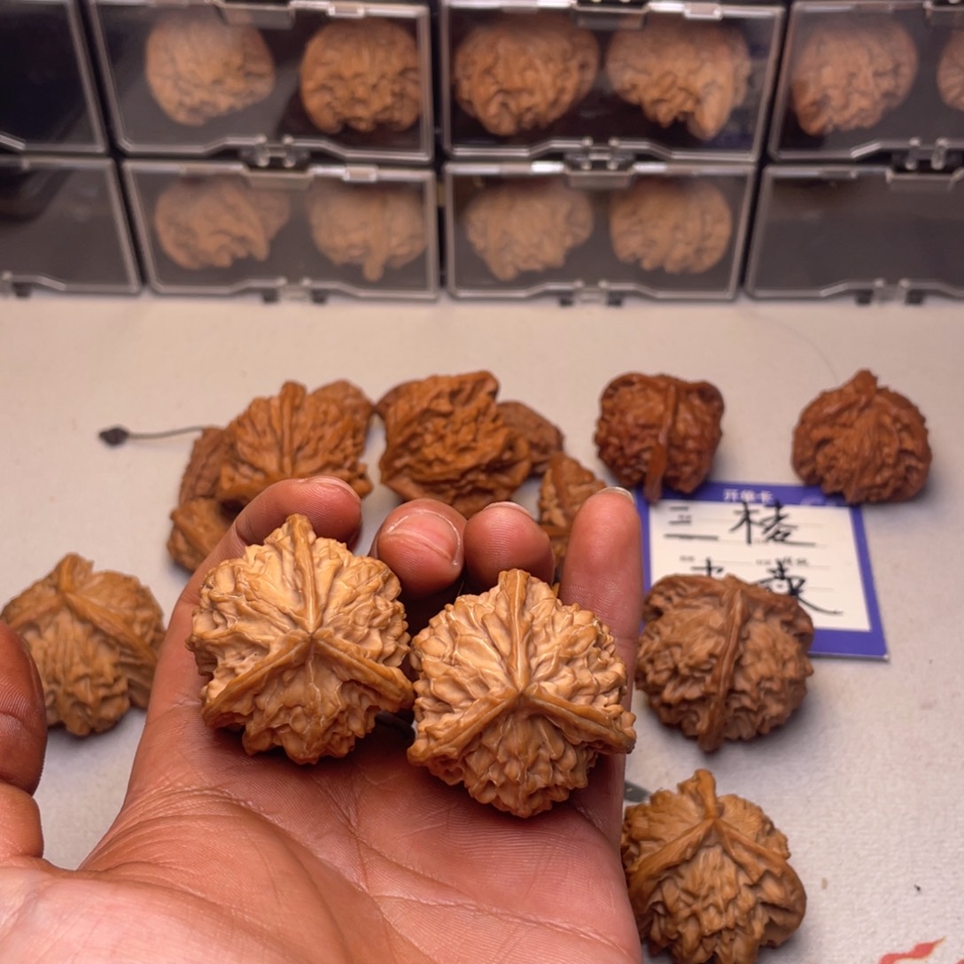 文玩核桃吊坠盘山