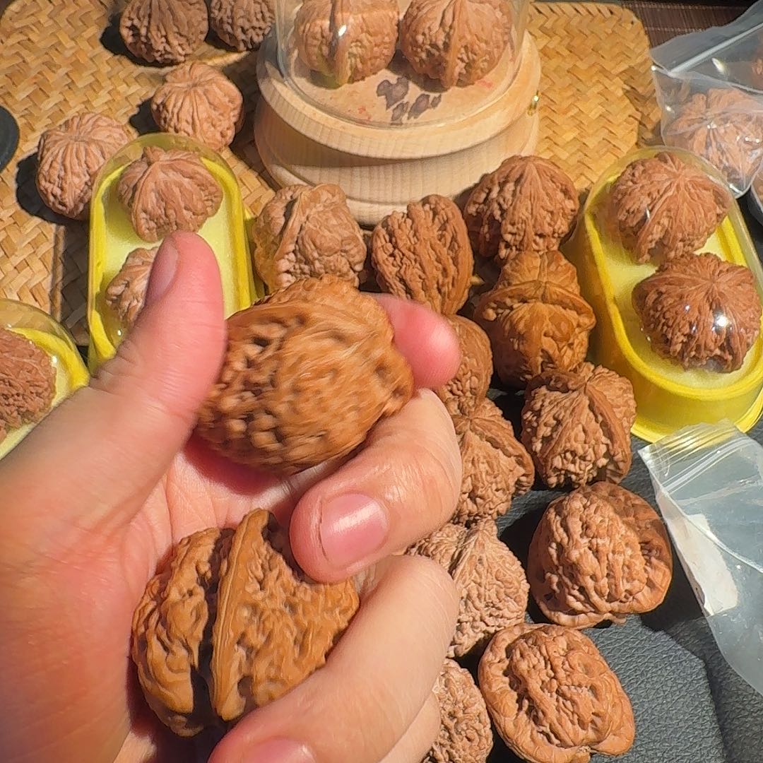 罗***子核桃将军膀文玩核桃