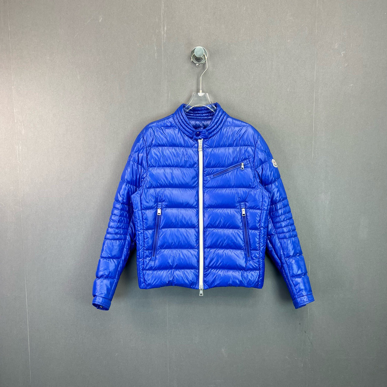 99新 MONCLER 2码/绗缝亮面低领保暖棉服/11019389