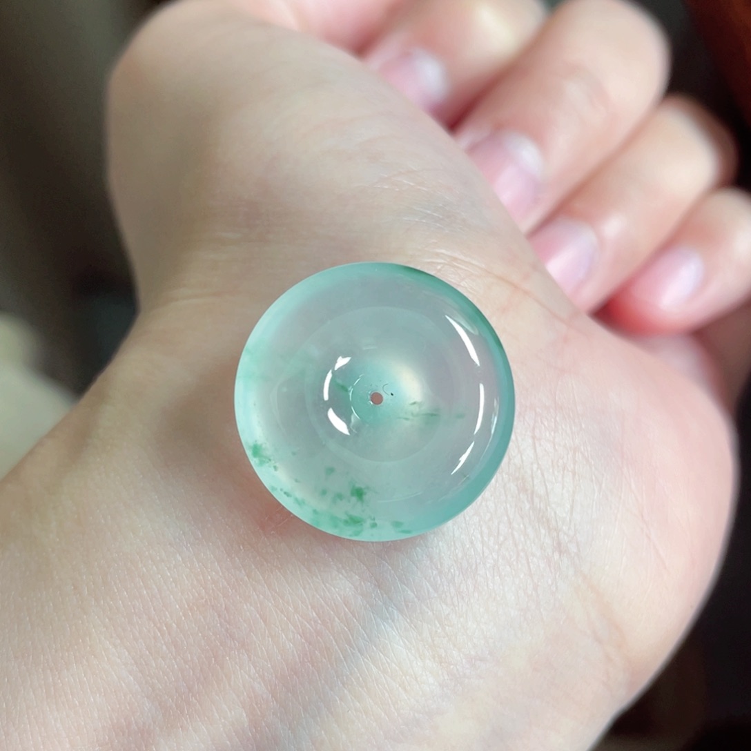 翡翠颈饰未镶嵌扣子