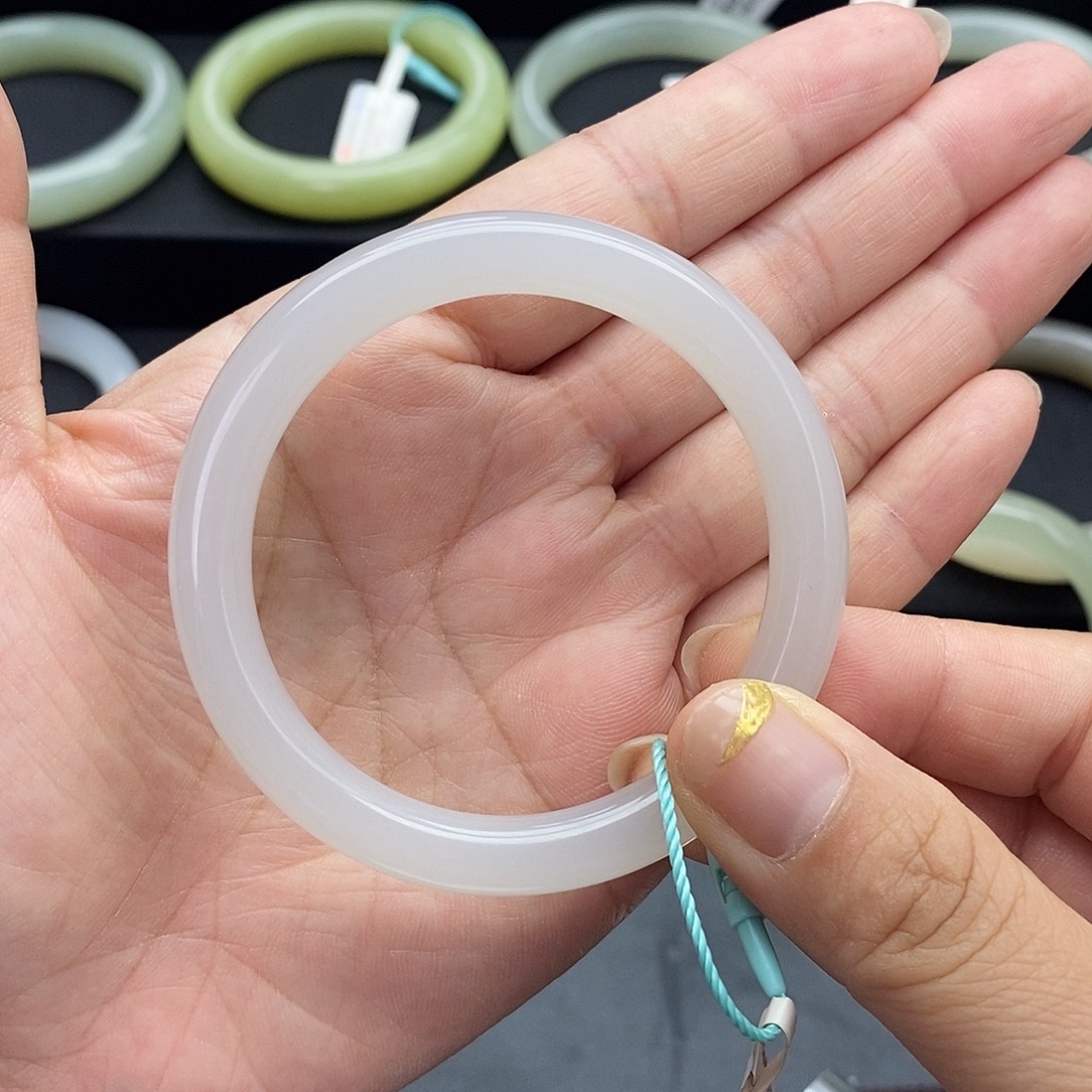 未镶嵌手镯和田玉51.52