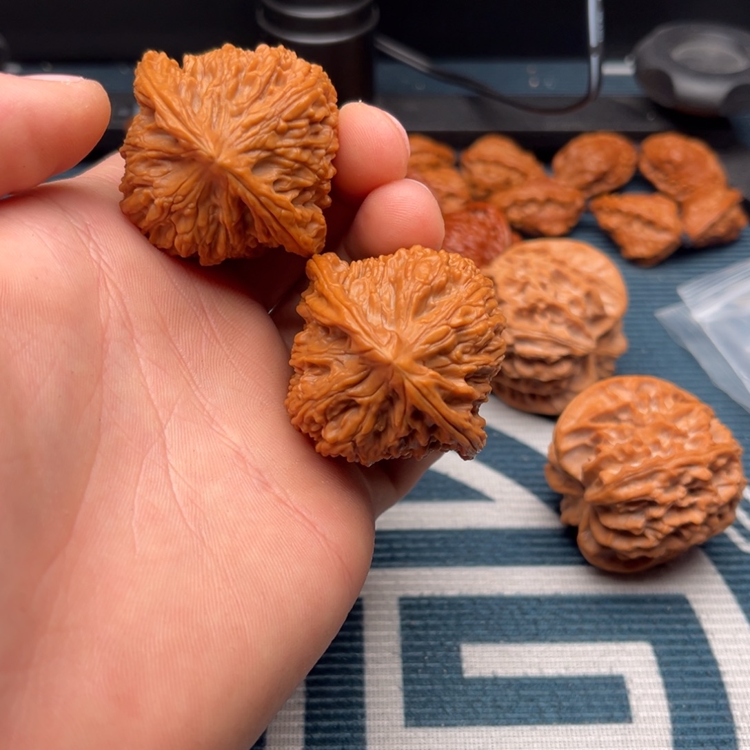 *****吊坠文玩核桃三角疆43