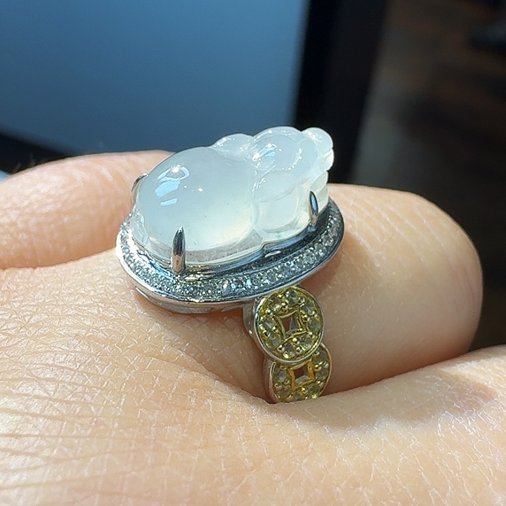 翡翠18K金镶嵌戒指貔貅