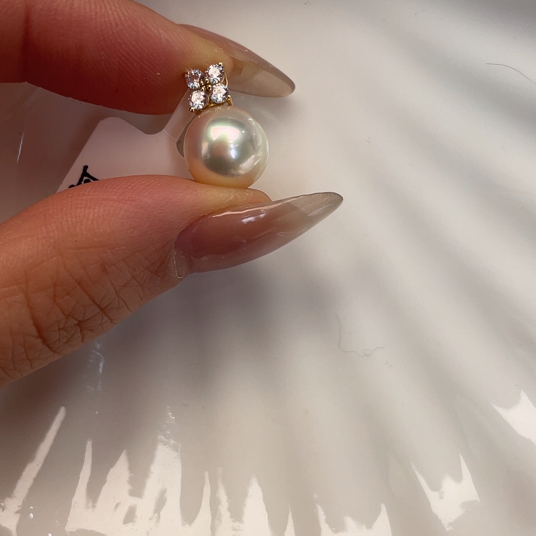 海水珍珠18K金镶嵌吊坠(赠链)
