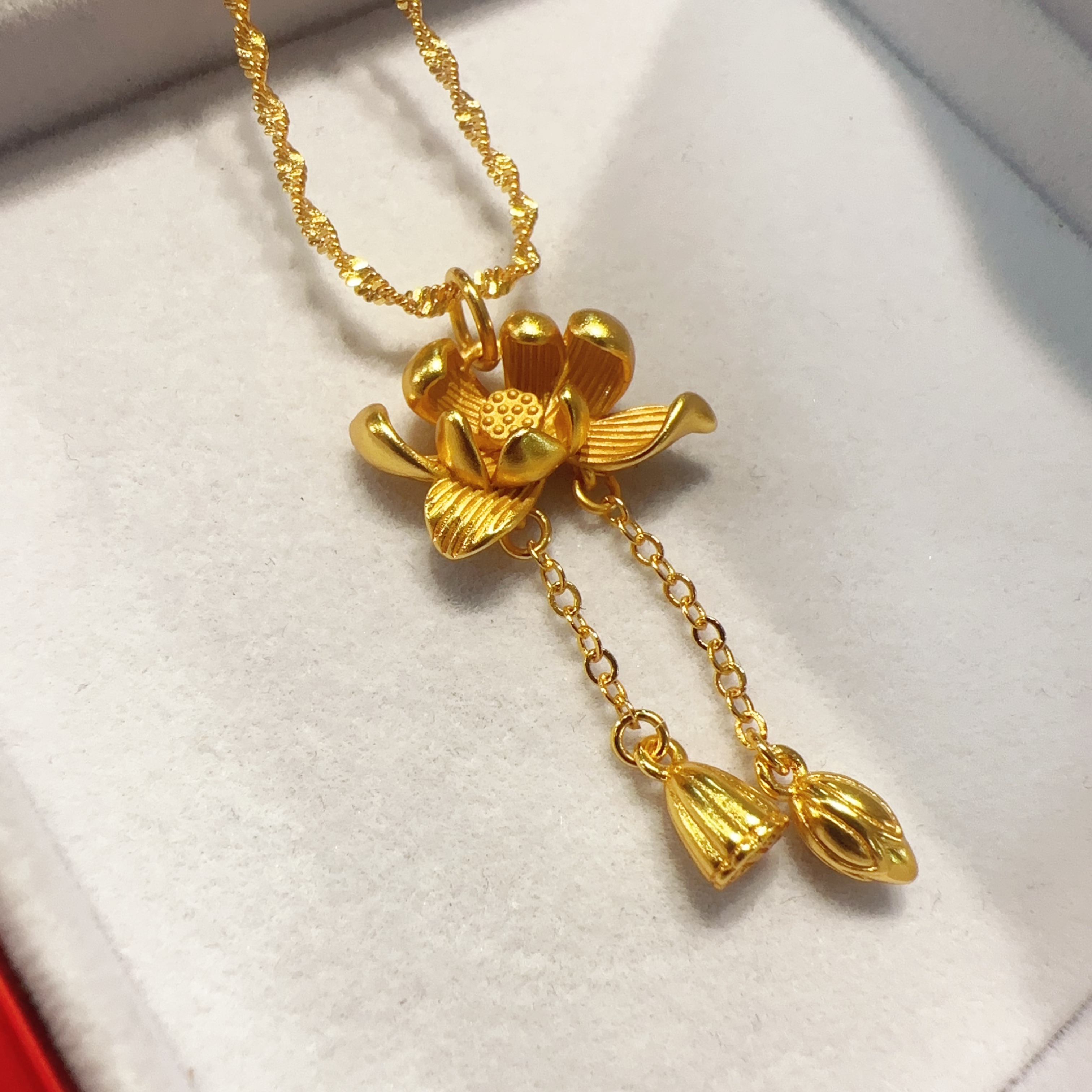 錾世金【 胡总专属】黄色古法莲花时尚精美吊坠含项链