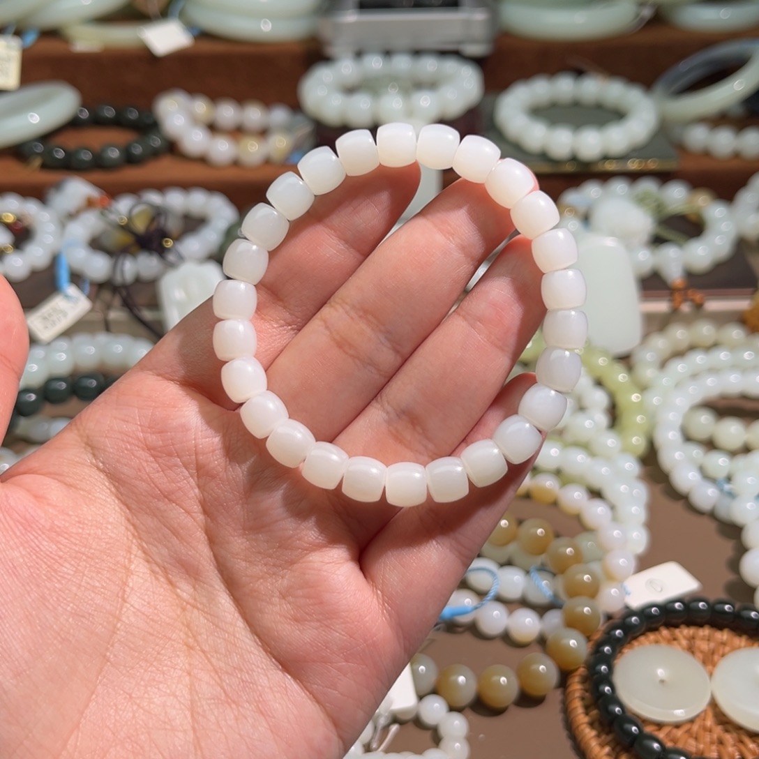 和田玉未镶嵌手串