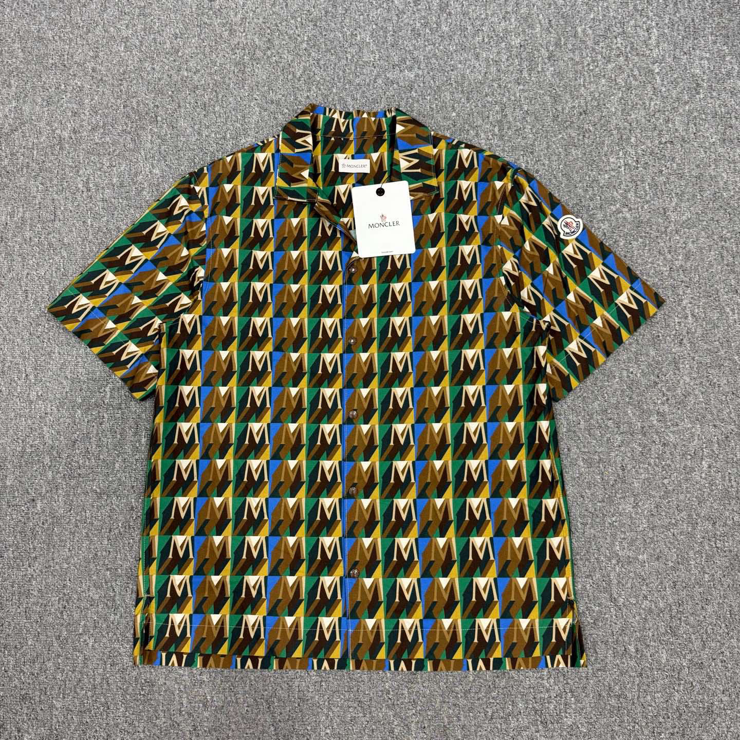 未使用 MONCLER 14856842 Moncler蒙口 新款满印logo短袖衬衫L码