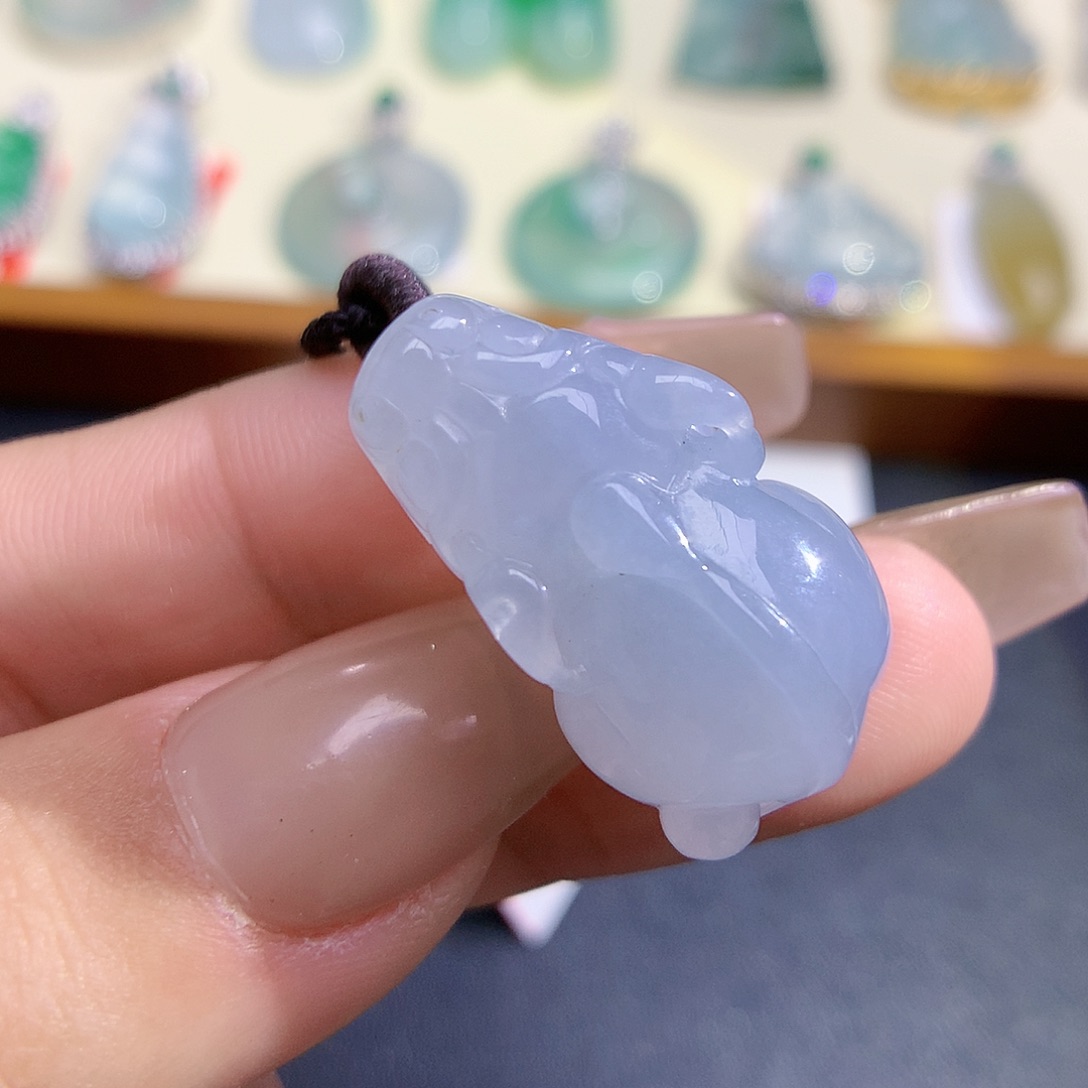 翡翠颈饰未镶嵌貔貅