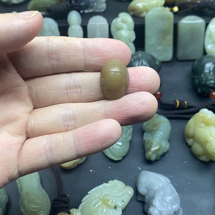 和田玉（糖玉）未镶嵌颈饰