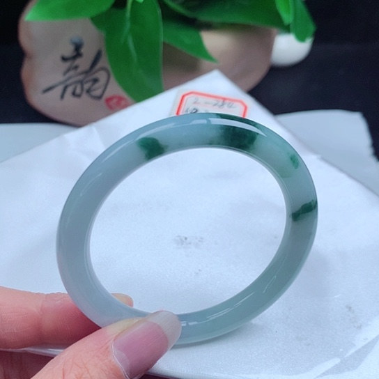 翡翠手镯未镶嵌     圆条53+