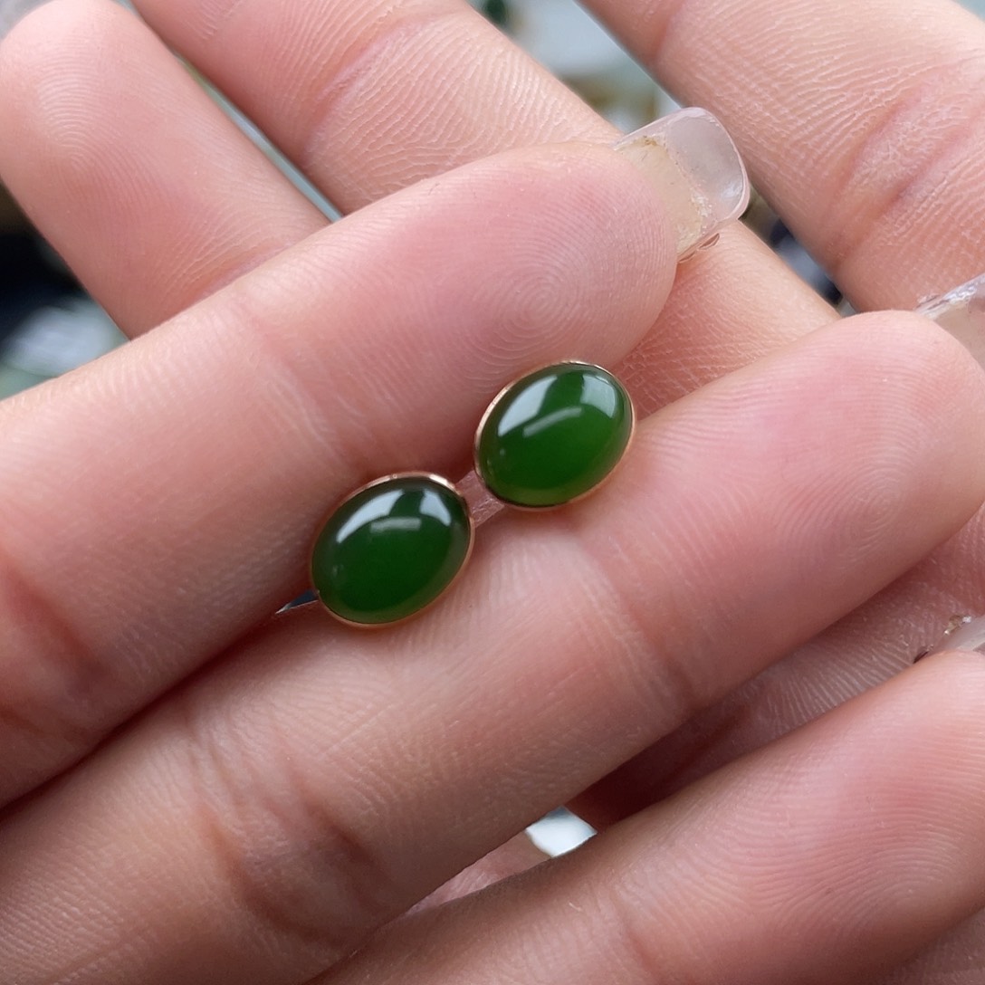 和田玉（碧玉）耳钉18K金镶嵌