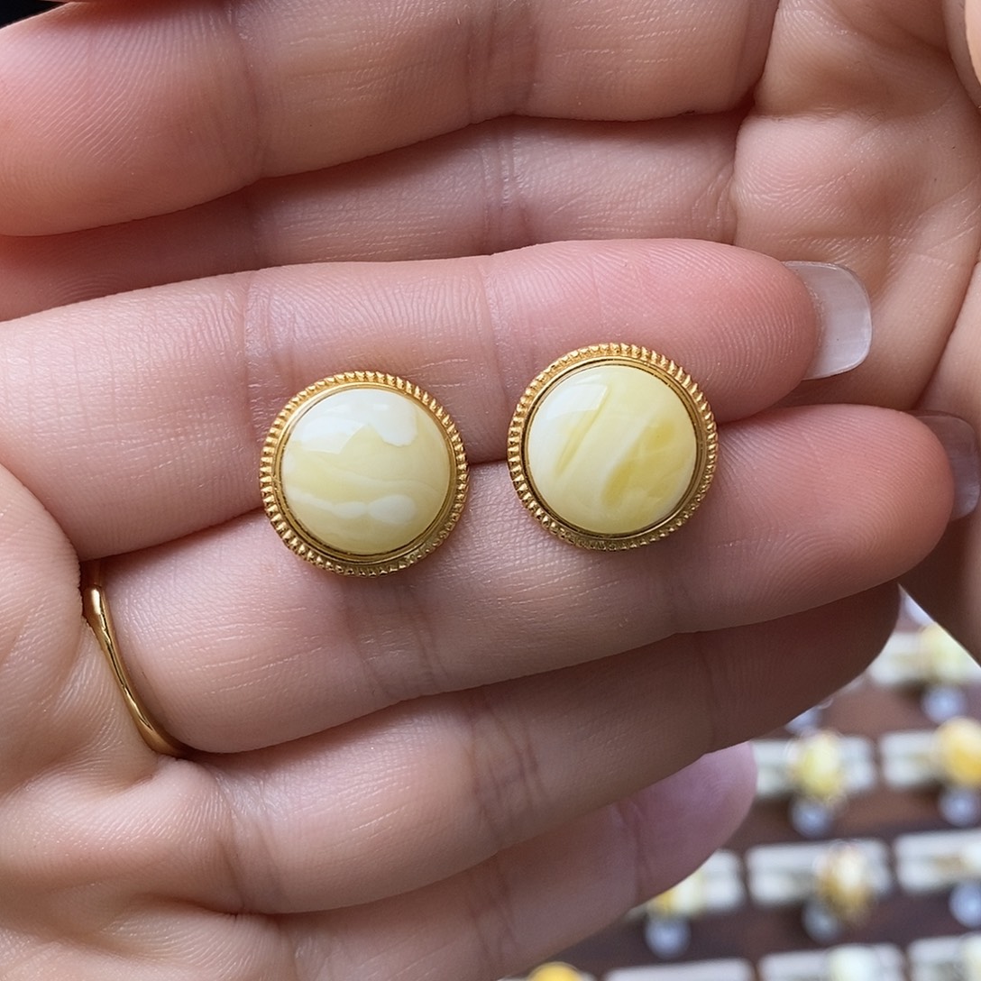 琥珀未镶嵌裸石成品