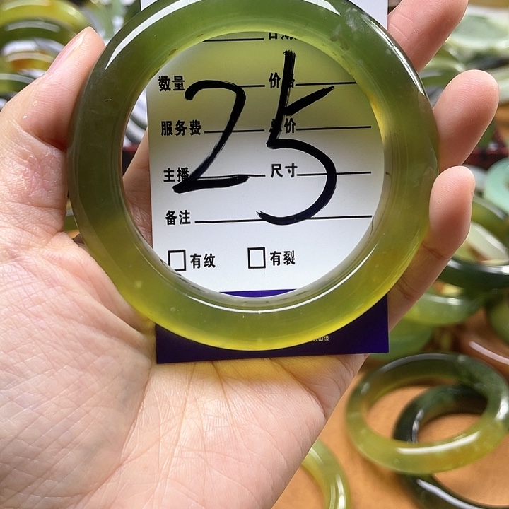蛇纹石玉手镯合金小**姐