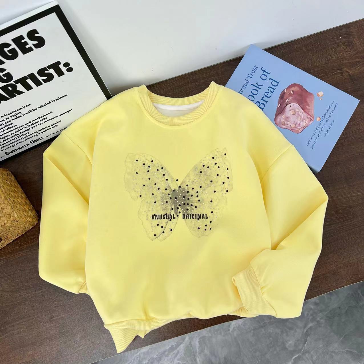 儿童2025春季新款蝴蝶结卫衣B0957