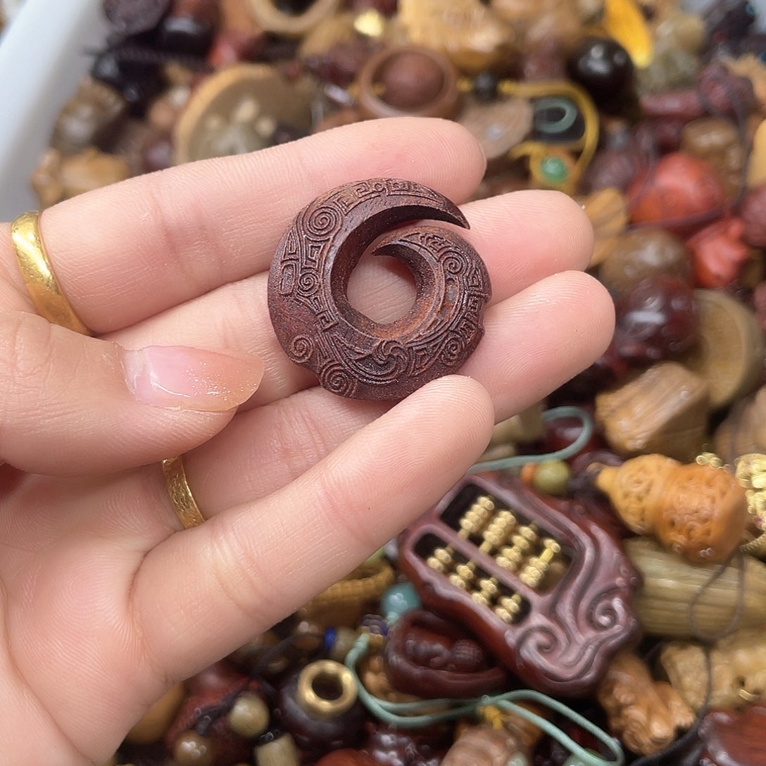 维腊木（绿檀）无事牌