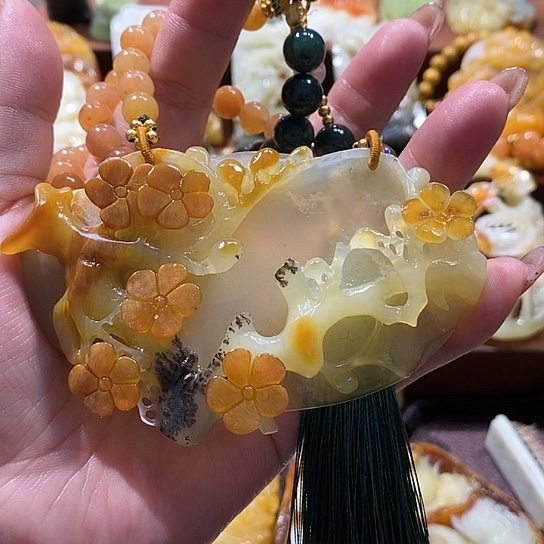 *****蛇纹石玉未镶嵌颈饰