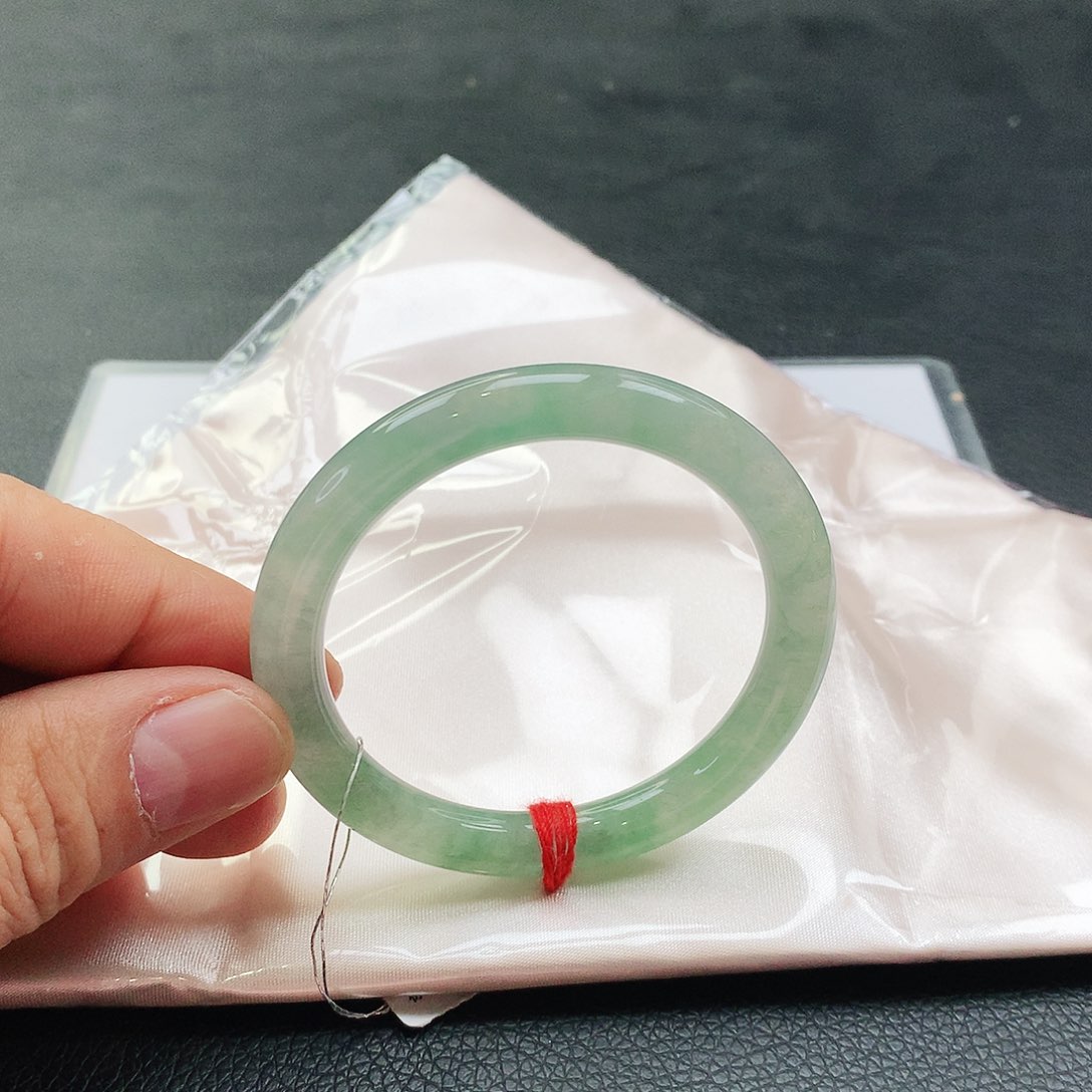 未镶嵌手镯翡翠天然翡翠手镯