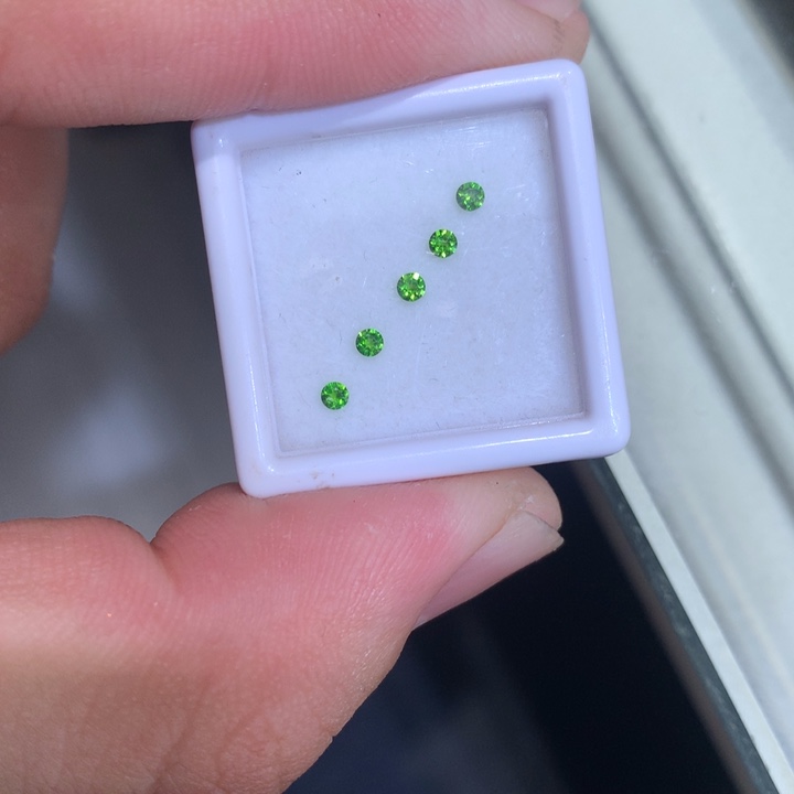 透辉石裸石未镶嵌裸石