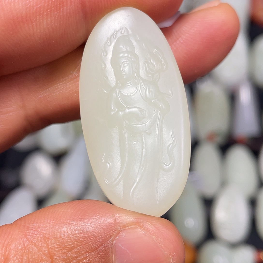 集***坊和田玉未镶嵌颈饰吊坠