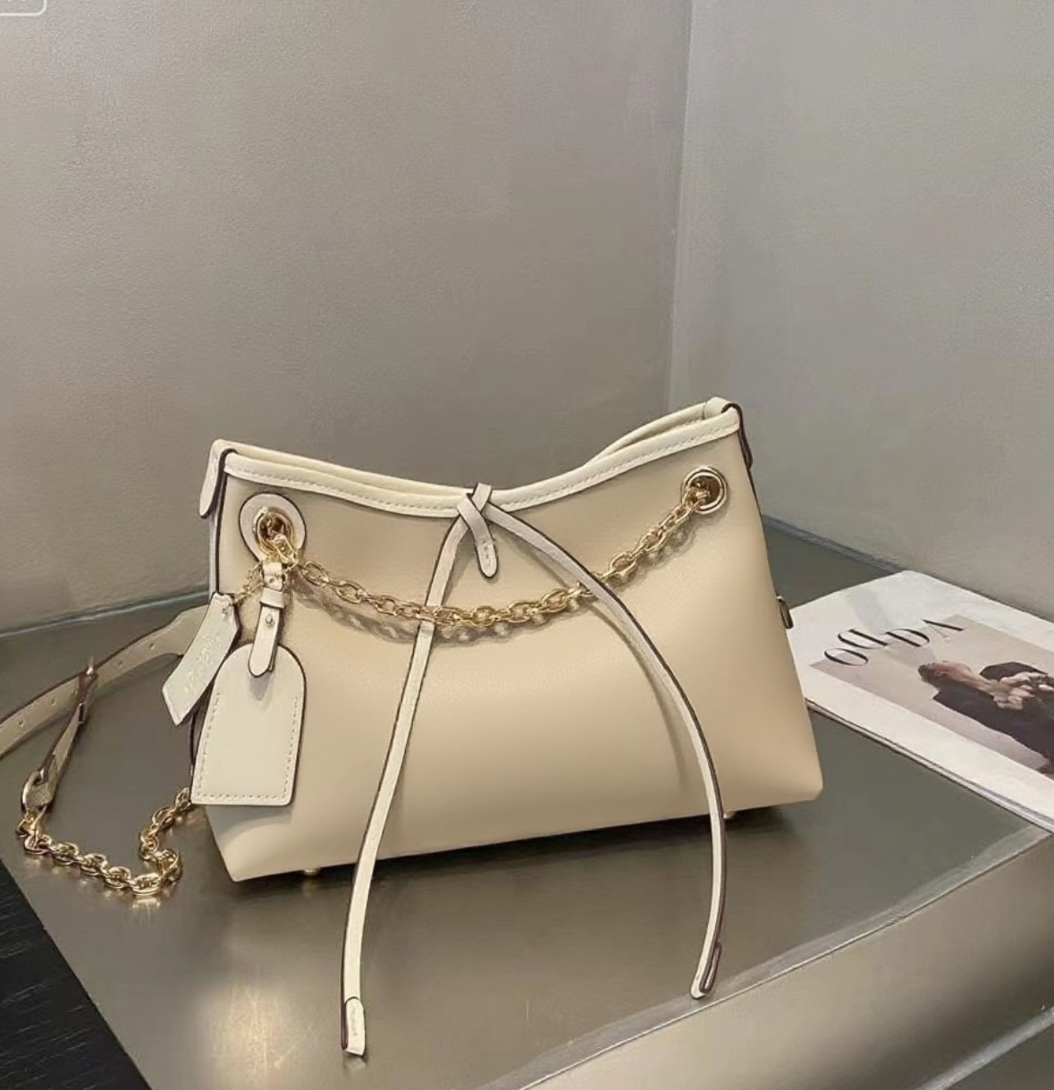 CH025米白色黑武士包包时尚百搭女包