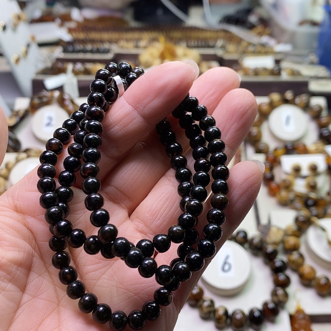 用***4琥珀未镶嵌裸石翳珀6m