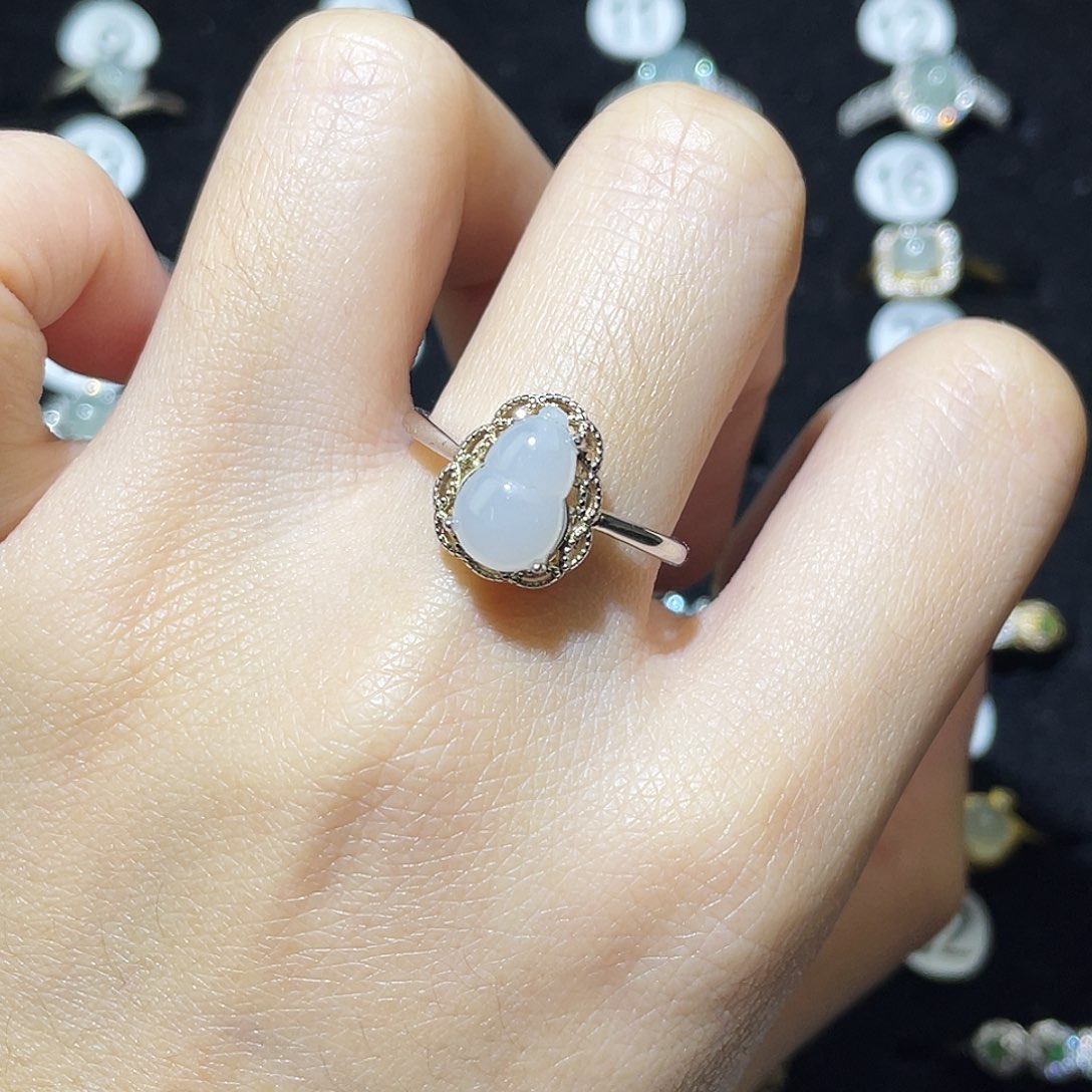 饭****翡翠未镶嵌戒指戒指