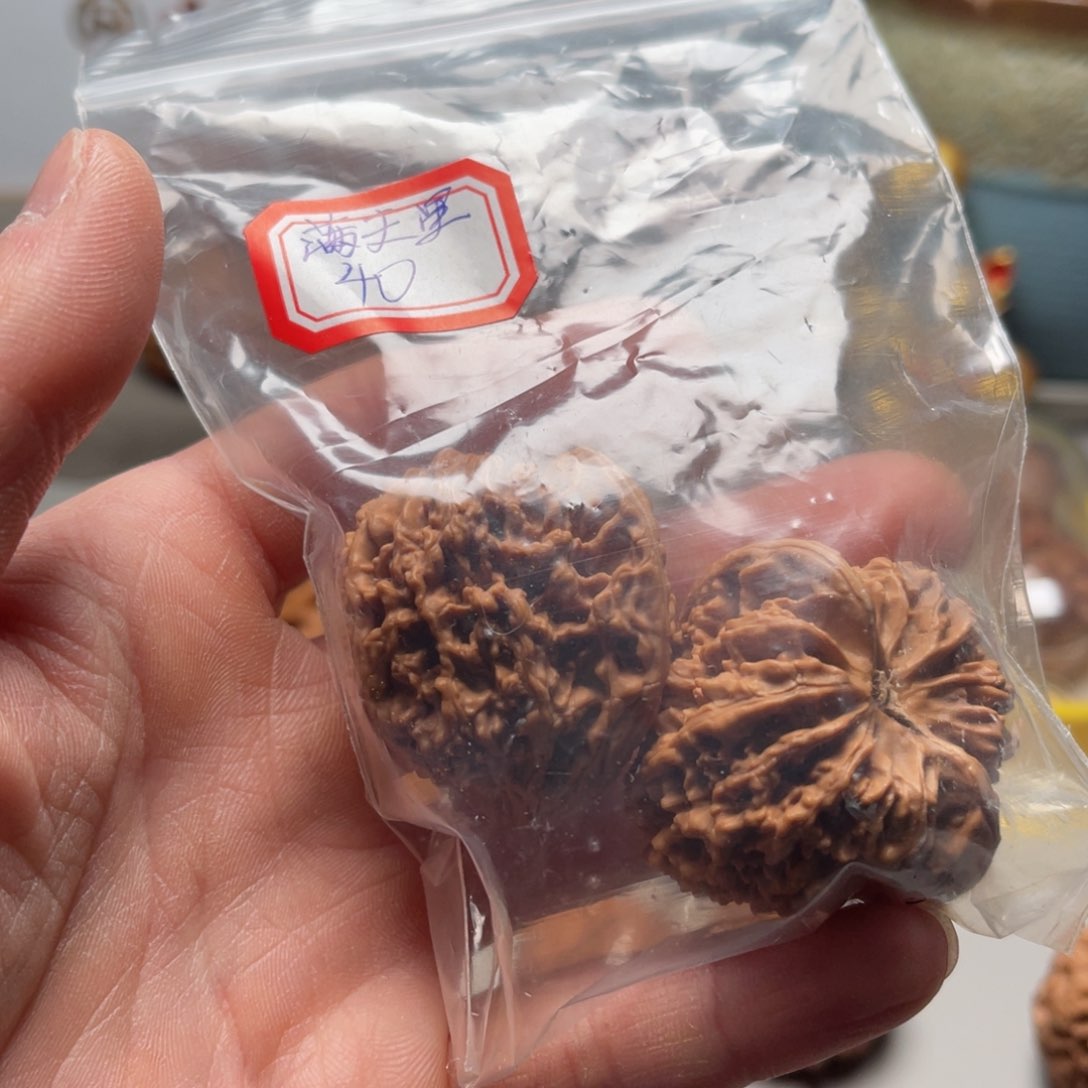 文玩核桃把件l****惧40满天星