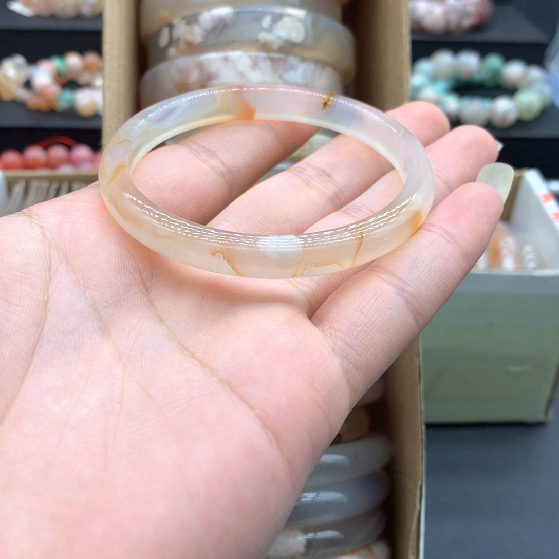 【闪购商品】手镯玛瑙/玉髓未镶嵌r****k