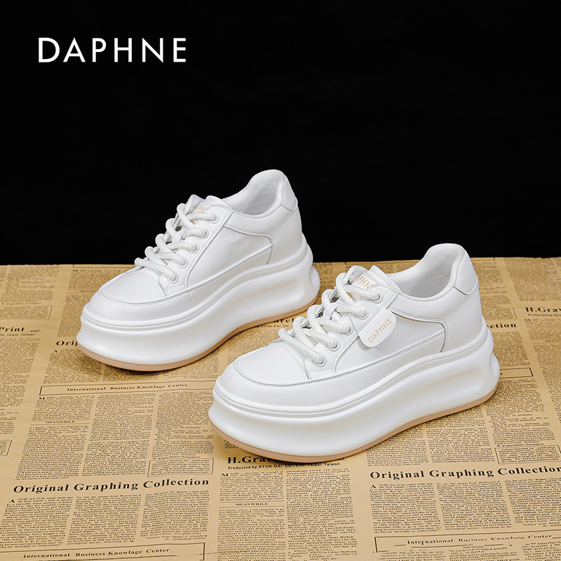 达芙妮小白鞋女2025夏季新款时尚板鞋轻便休闲百搭厚底增高运动鞋