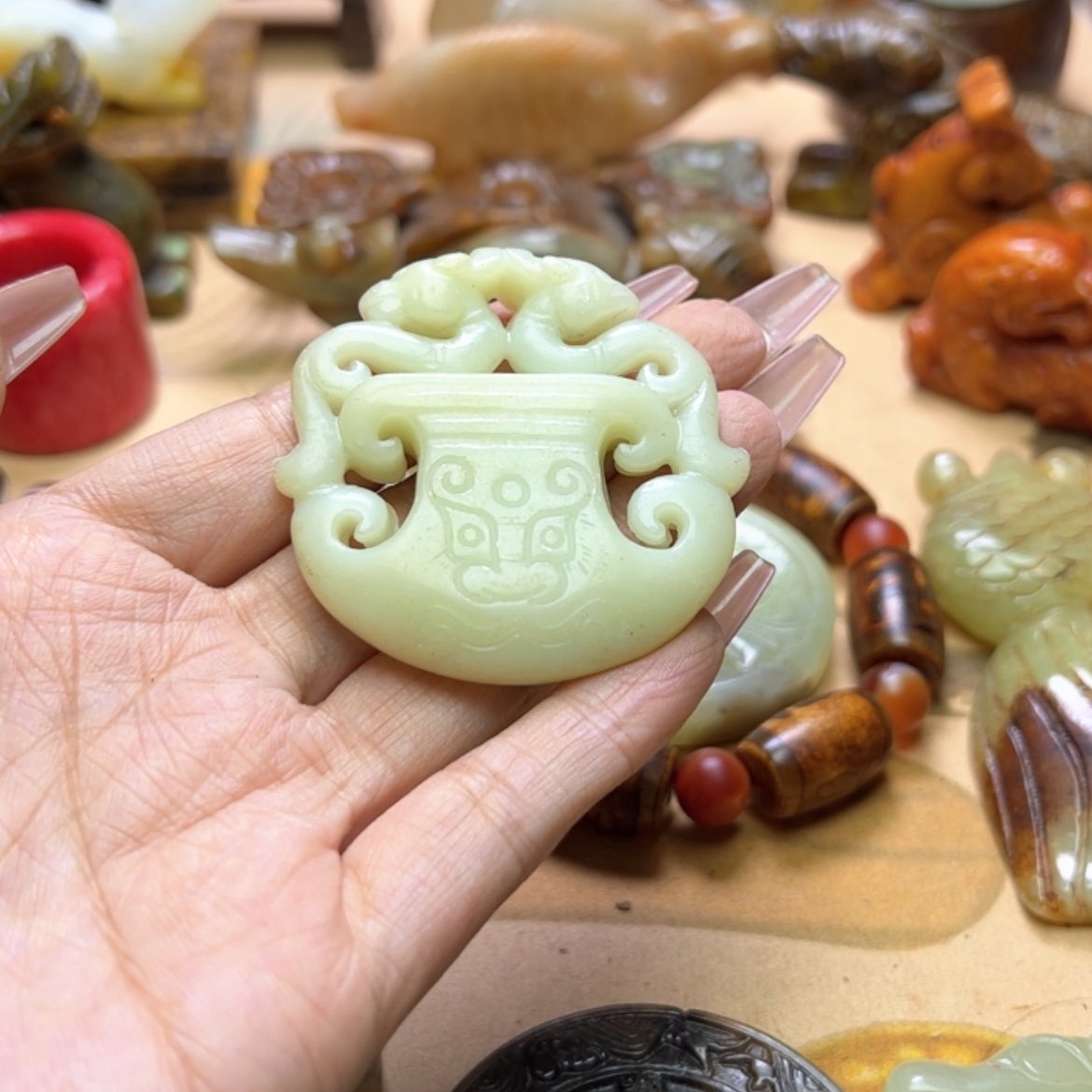 【闪购商品】蛇纹石玉颈饰未镶嵌