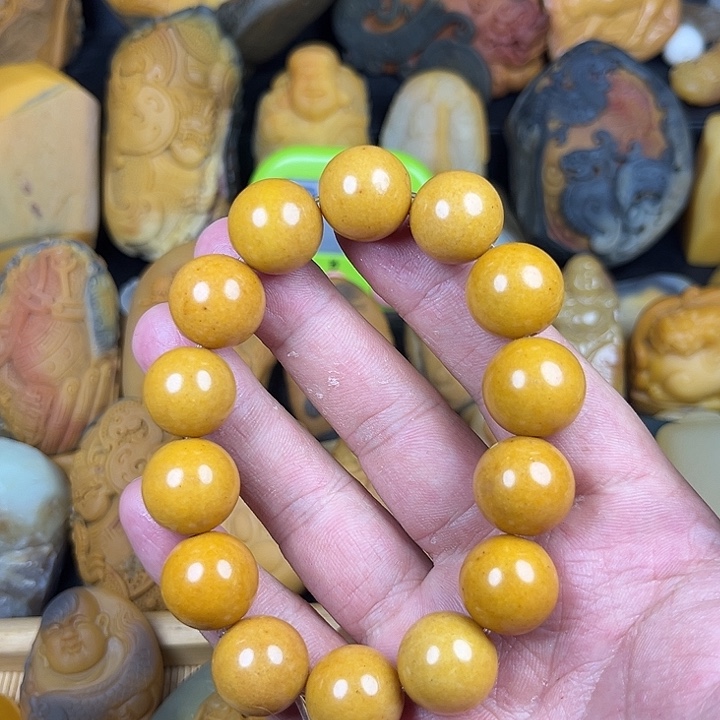 石英质玉未镶嵌颈饰