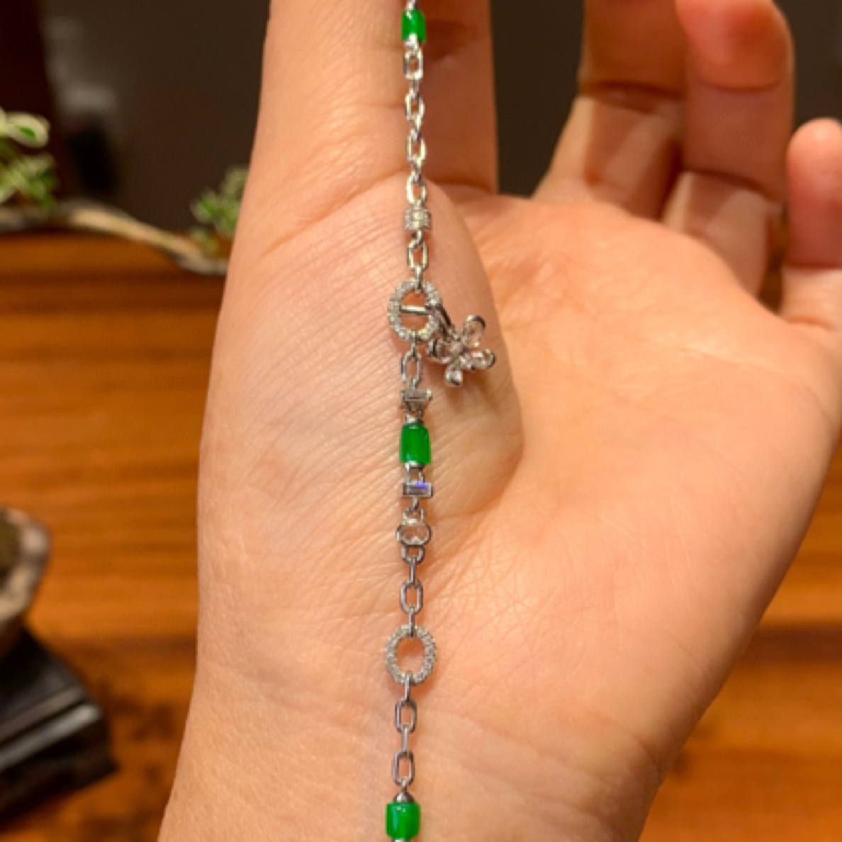 【禾璟缘】18K金南非钻精工镶嵌缅甸翡翠A货高冰种素面手链
