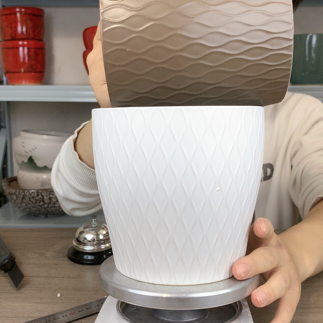 红陶白色+猪肝色花盆15x15两个花盆