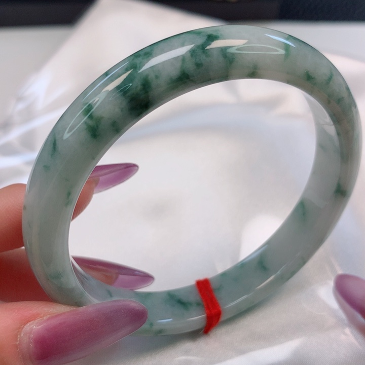 翡翠手镯未镶嵌59圈