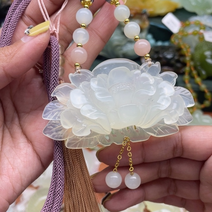 蛇纹石玉未镶嵌吊坠