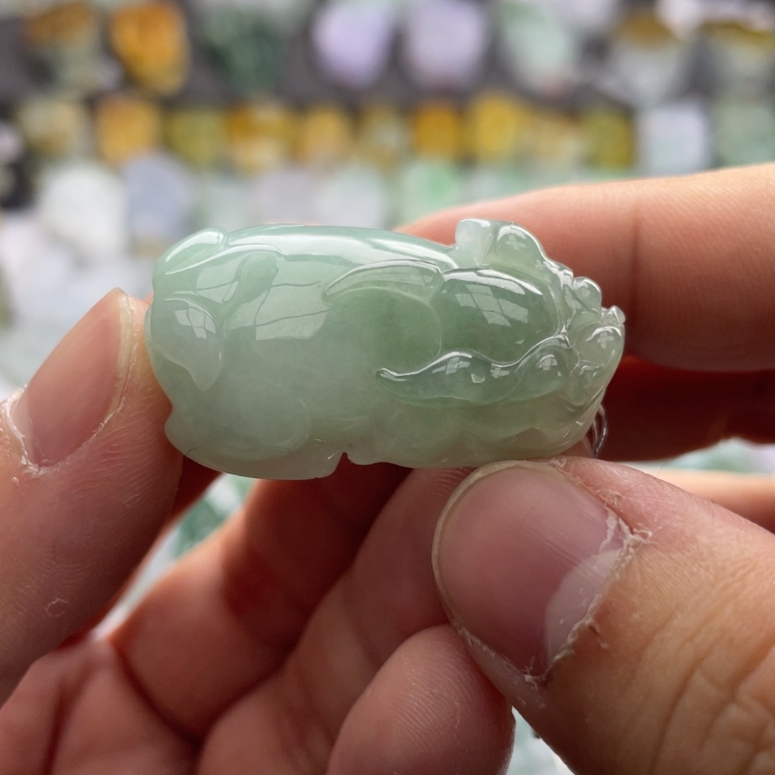 翡翠颈饰未镶嵌貔貅