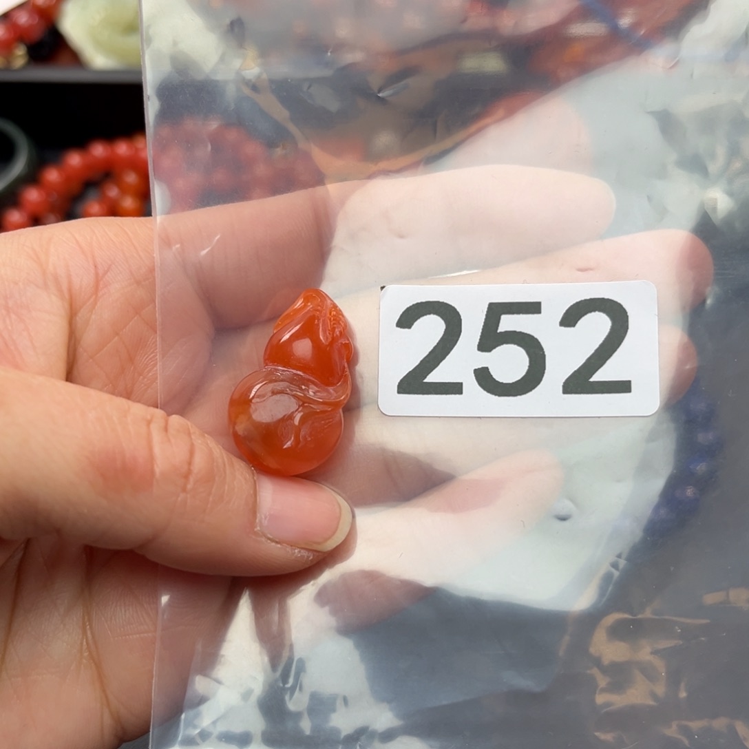 南红玛瑙珠宝奇石未镶嵌