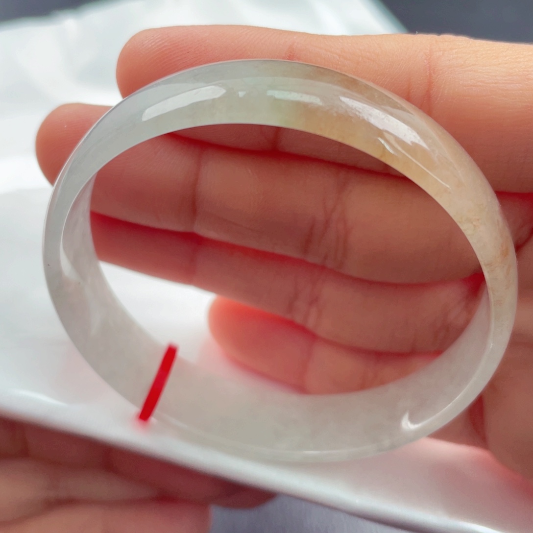 梦***果翡翠未镶嵌手镯5354圈公主镯