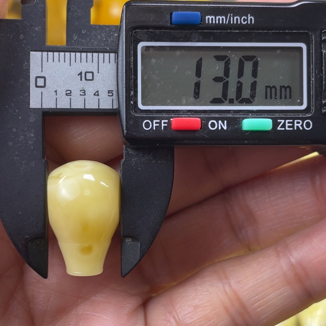 蜜蜡未镶嵌裸石24杂