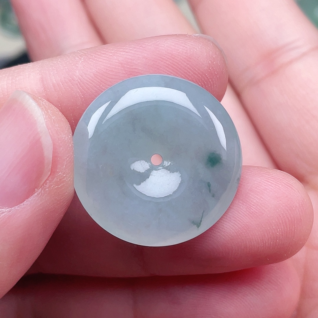 翡翠未镶嵌颈饰平安扣