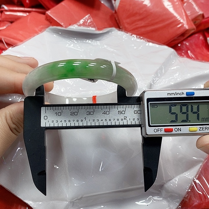 翡翠手镯未镶嵌204